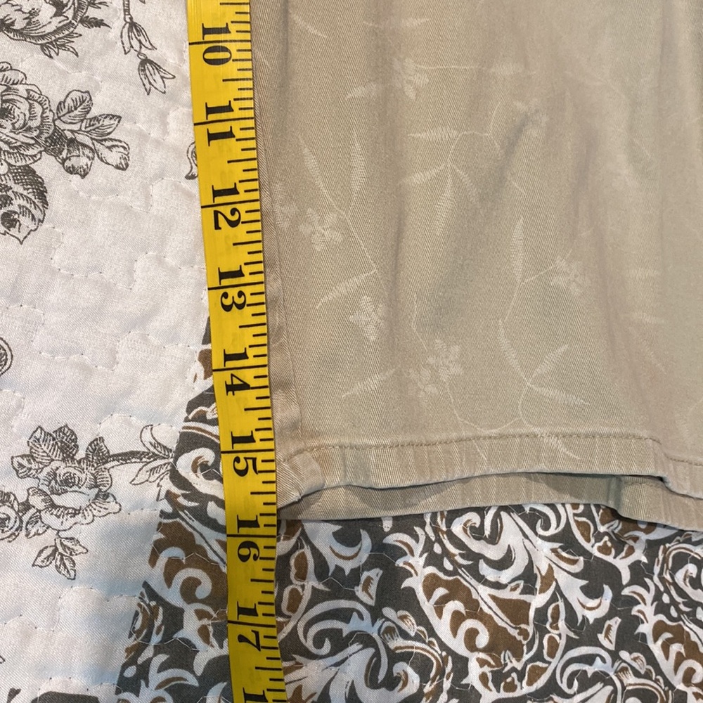 JUST MY SIZE Subtle Print Capris - Picture 9 of 9